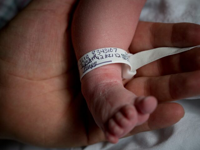 A taxa de fertilidade dos EUA cai para o nível A taxa de fertilidade dos EUA cai para o nível mais baixo de todos os tempos, continuando um declínio de duas décadas