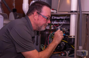 A temporada de resfriamento está chegando: por que os ajustes de HVAC na primavera são realmente importantes Utilitário