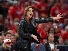 A treinadora da febre, Stephanie White, explica o plano para ajudar Caitlin Clark Matt Audilet