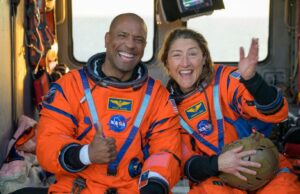 A tripulação do Artemis II evita em grande parte a questão da diversidade sobre os futuros astronautas que pousarão na Lua A tripulação do Artemis II posando para seu retrato oficial da NASA