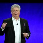 A última tomada de poder de Hollywood: por que os proprietários de cinemas estão reagindo