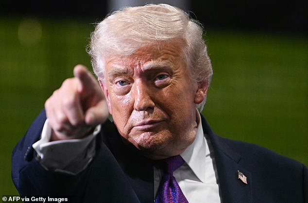 ANDREW NEIL: Minha fonte muito próxima de Trump me contou Se esta é a ideia de vitória de Trump, seria interessante saber o que ele consideraria uma derrota, escreve Andrew Neil