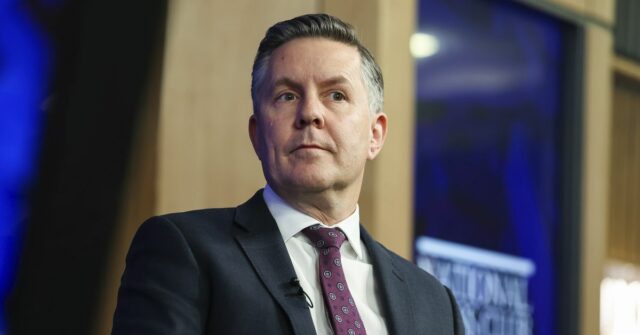 Ministro da Saúde e Envelhecimento e Ministro da Deficiência e do NDIS Mark Butler antes de um discurso ao Clube Nacional de Imprensa da Austrália em Canberra na quarta-feira, 22 de abril de 2026. fedpol Foto: Alex Ellinghausen