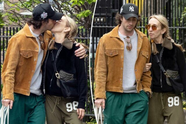 Aaron Taylor-Johnson, 35, e sua esposa Sam, 59, têm um Aaron Taylor-Johnson, 35, e sua esposa Sam, 59, têm um raro momento de PDA em um passeio por Londres