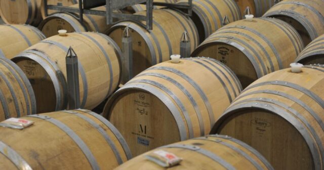 Abastecido com vinho e pronto para conduzir: nova solução para a crise do petróleo desarrolhada
