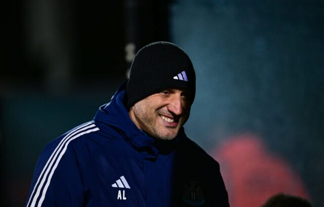 Adam Lawrence diz que Michael Carrick entende um aspecto fundamental de ser técnico do Man Utd
