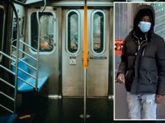 Adolescente de Nova York é cortado aleatoriamente por um estranho mascarado no metrô em um terrível ataque matinal O implacável suspeito esfaqueou o adolescente várias vezes no rosto a bordo de um trem A que passava por Rockaways em 30 de março, disseram as autoridades.