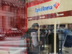 Advogados procuram sobreviventes de Epstein para acordo de US$ 72,5 milhões com o Bank of America Advogados procuram sobreviventes de Epstein para acordo de US$ 72,5 milhões com o Bank of America