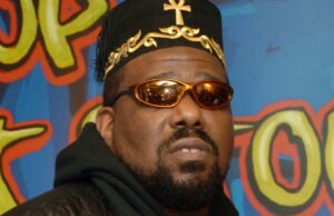 Afrika Bambaataa, pioneira do hip-hop e rapper de ‘Planet Rock’, morre aos 68 anos Afrika Bambaataa, pioneira do hip-hop e rapper de 'Planet Rock', morre aos 68 anos