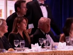 Agentes do Serviço Secreto afastam Trump quando ouvem tiros Agentes do Serviço Secreto afastam Trump quando ouvem tiros