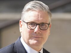 Agora até Londres se volta contra Starmer: pesquisa bombástica prevê que o Partido Trabalhista sofrerá enormes perdas na capital nas eleições locais do próximo mês, à medida que os Verdes e a Reforma do Reino Unido aumentam Keir Starmer sofreu novos problemas quando uma pesquisa bombástica mostrou que o Partido Trabalhista está a caminho de grandes perdas em Londres nas eleições locais do próximo mês.