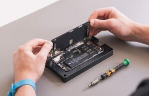 Agora você pode comprar peças de reparo oficiais para MacBook Neo, iPhone 17e, Studio Display XDR e mais Reparos DIY de dispositivos Apple agora com suporte total no Canadá | Reparo do iPhone em andamento