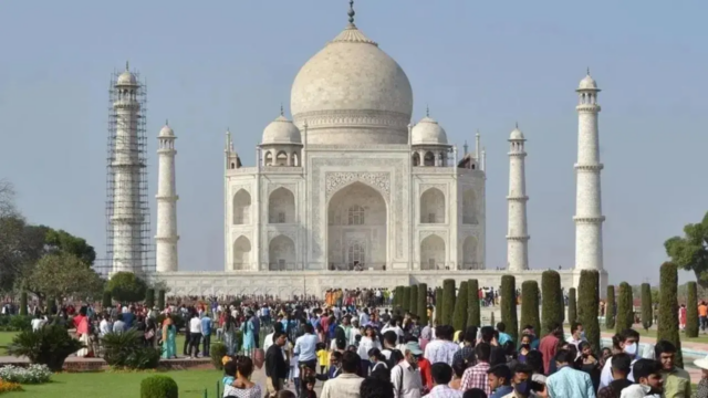 Agra: Onda de calor no norte da Índia provoca declínio no movimento turístico no Taj Mahal
