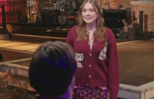 Aimee Lou Wood nega afirma que é ‘relatável’ no monólogo ‘SNL UK’: ‘Sou uma esquisita certificada, que carrega cartão e maldita’ Aimee Lou Wood zomba do esboço de dentes de 'SNL' antes de apresentar a versão no Reino Unido: 'Isso tudo é apenas uma grande armação para me humilhar, então?'