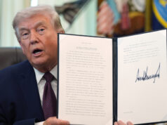 Ainda temos dúvidas sobre a nova ordem executiva de Trump sobre as eleições Desenho animado de Clay Jones