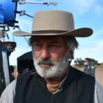 Alec Baldwin enfrentará julgamento civil por suposta negligência no tiroteio de 'Rust'