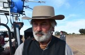 Alec Baldwin enfrentará julgamento civil por suposta negligência no tiroteio de ‘Rust’ Alec Baldwin enfrentará julgamento civil por suposta negligência no tiroteio de 'Rust'