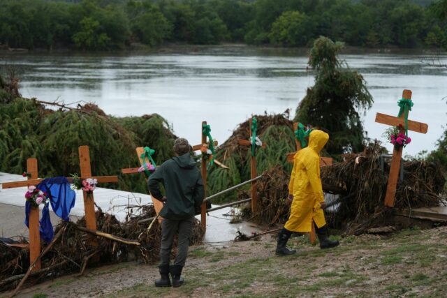 Alertas sobre inundações potencialmente fatais no Texas: 'Fique longe ou seja varrido'

