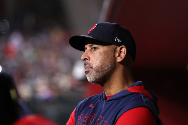 Alex Cora atraiu críticas nos círculos da MLB com postagens nas redes sociais: relatório
