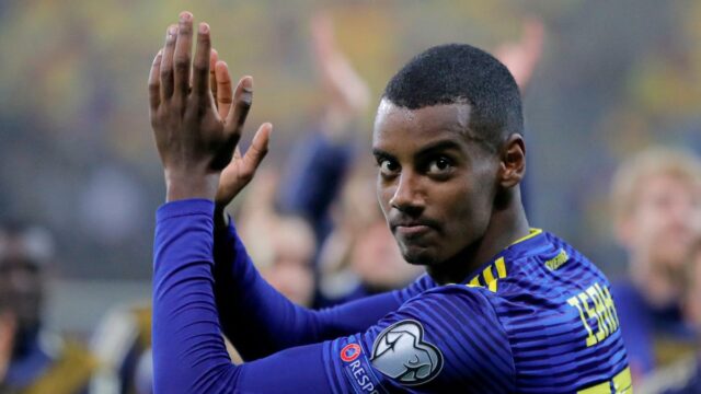 Alexander Isak retorna aos treinos da equipe para impulsionar o Liverpool e a Suécia
