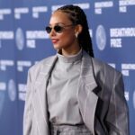 Alicia Keys chama a indústria musical de uma 'rede de bons e velhos garotos' e afirma que as mulheres 'não recebem uma porta aberta'
