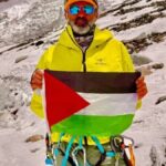 Alpinista escala o Everest para crianças palestinas