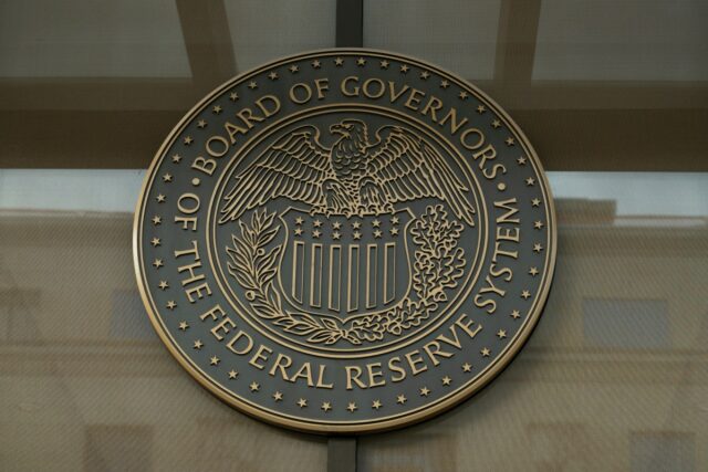 Alto funcionário do Fed levanta perspectiva de aumento de taxas em meio à guerra no Irã
