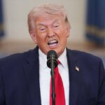 Vista de satélite do incêndio no armazenamento de petróleo de Salalah, em Omã. Um ataque de drone iraniano em 11 de março provocou o incêndio no porto estratégico do Golfo de Omã.