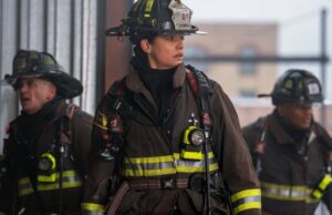 Andrea Newman, showrunner de ‘Chicago Fire’, deixa o cargo e Victor Teran assume o comando da 15ª temporada Andrea Newman, showrunner de 'Chicago Fire', deixa o cargo e Victor Teran assume o comando da 15ª temporada