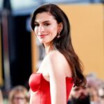 Anne Hathaway fala sobre pressionar os produtores de 'Devil Wears Prada 2' por modelos que incluam mais tamanhos: 'Todas as formas diferentes são lindas'