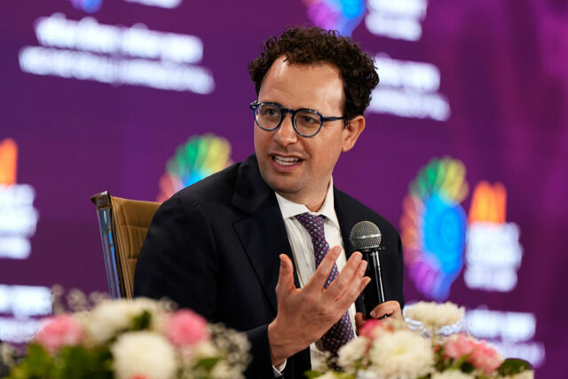 Anthropic ignora ofertas de financiamento de capital de risco, avaliando-o Anthropic ignora ofertas de financiamento de capital de risco, avaliando-o em mais de US$ 800 bilhões, por enquanto