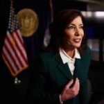Apenas um grupo se beneficia com o bloqueio do plano de Kathy Hochul em Nova York para cortar o seguro automóvel - ADVOGADOS