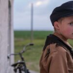 Após a guerra, um menino alemão encontra um caminho a seguir na prisão de 'Amrum'