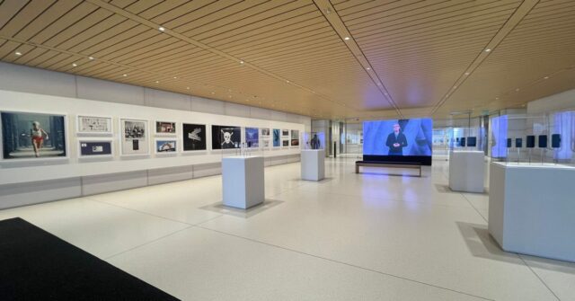 Exposição sobre a história da Apple no Apple Park