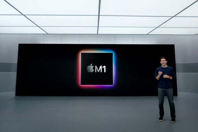 O vice-presidente sênior de engenharia de hardware da Apple, John Ternus, discute o poder do chip M1 para iPad Pro e iMac.