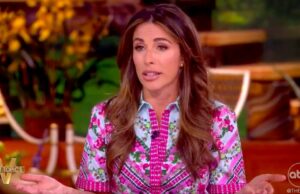 Apresentadores de ‘The View’ rejeitam pedido de desculpas de Tucker Carlson pelo apoio a Trump: ‘Ele vai aonde vão os cliques’ | Vídeo Apresentadores de 'The View' rejeitam pedido de desculpas de Tucker Carlson pelo apoio a Trump: 'Ele vai aonde vão os cliques' | Vídeo