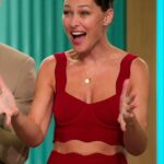 Dizem que os chefes da BBC estão realizando testes de apresentação do Strictly Come Dancing esta semana, com nove estrelas de TV prontas para batalhar; na foto Emma Willis