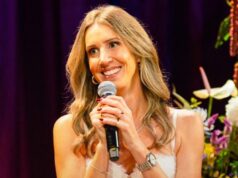 Ashley Hesseltine, co-apresentadora de ‘Girls Gotta Eat’, apresenta especial de comédia de estreia ‘Here Comes the Bride’ (EXCLUSIVO) Ashley Hesseltine, co-apresentadora de 'Girls Gotta Eat', apresenta especial de comédia de estreia 'Here Comes the Bride' (EXCLUSIVO)