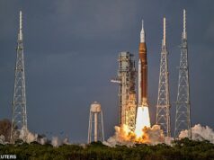 Astronautas da NASA compartilham mensagens de esperança enquanto Artemis II sai da órbita da Terra após completar a queima do motor para embarcar na próxima fase da missão lunar Astronautas da NASA compartilham mensagens de esperança enquanto Artemis II sai da órbita da Terra após completar a queima do motor para embarcar na próxima fase da missão lunar