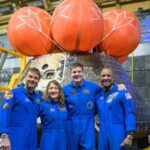 Astronautas do Artemis II se reúnem com a família