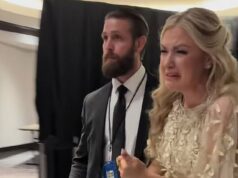 Atormentada, Erika Kirk soluça ‘Eu quero ir para casa’ enquanto é levada às pressas para um local seguro após o tiroteio no jantar dos correspondentes na Casa Branca Erika Kirk soluçou ao ser evacuada do tiroteio no Jantar dos Correspondentes na Casa Branca