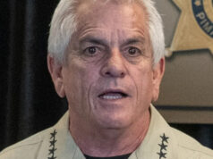 Atualização de Nancy Guthrie: TSA encontrou arma carregada não declarada na bagagem de Chris Nanos Yahoo news home