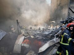 Atualizações ao vivo da guerra EUA-Irã: O cessar-fogo de duas semanas entra em vigor; Irã fecha Estreito de Ormuz após ataques israelenses ao Líbano Local de um ataque aéreo israelense que atingiu um prédio de apartamentos em Beirute, no Líbano, na quarta-feira.