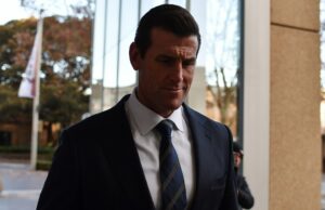 Austrália prende ex-soldado Roberts-Smith por supostos crimes de guerra no Afeganistão Austrália prende ex-soldado Roberts-Smith por supostos crimes de guerra no Afeganistão