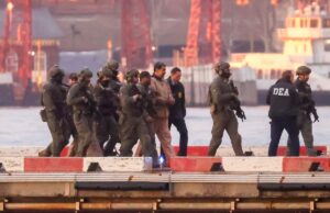 Autoridades prendem soldado das forças especiais que supostamente ganhou US$ 400 mil na aposta da Polymarket envolvendo a operação de Maduro Ousted Venezuelan President Nicolas Maduro Appears In Federal Court