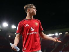 Avaliando a chance dos jovens do Man Utd de impressionar Carrick na Irlanda, Thwaites 9/10, mas a escolha de 1/10 é uma surpresa Avaliando a chance dos jovens do Man Utd de impressionar Carrick na Irlanda, Thwaites 9/10, mas a escolha de 1/10 é uma surpresa