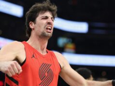 Avdija marca 41 pontos na vitória dos Trail Blazers sobre os Suns no play-in da NBA West Deni Avdija em ação.