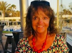 Avó britânica que caiu em uma fraude romântica de £ 1 milhão foi morta em um acidente de carro em Gana depois de tentar recuperar sua fortuna, ouve o inquérito Janet Fordham, 69, morreu tragicamente em um acidente de carro em Gana depois de ter sido enganada por fraudadores de romance em todas as suas economias de £ 1 milhão, ouviu um inquérito