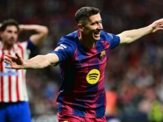 Barcelona vence Atlético de Madrid com 10 jogadores e amplia liderança na classificação da La Liga Barcelona vence Atlético de Madrid com 10 jogadores e amplia liderança na classificação da La Liga