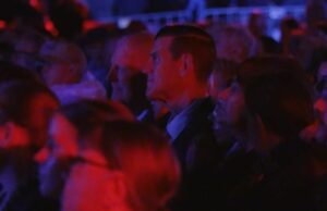 Ben Roberts Smith participa do serviço do Gold Coast Anzac Day Ben Roberts-Smith participou do serviço religioso de Currumbin Gold Coast.